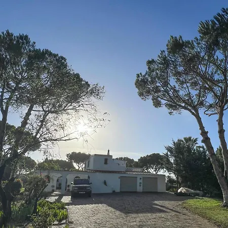 Villa Farmhouse In The Algarve